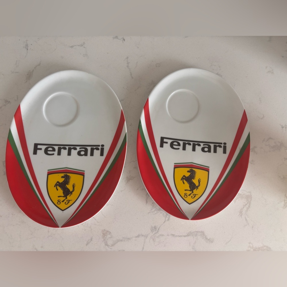 2 Ferrari Oval Plate with Red and Green Stripes - Picture 6 of 6